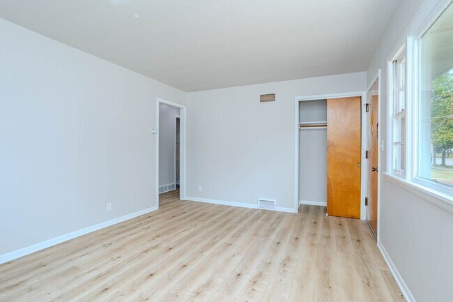 Building Photo - 1710 Burek Ave