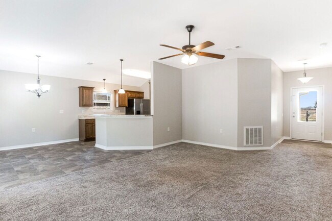 Building Photo - 5441 Pescara Dr