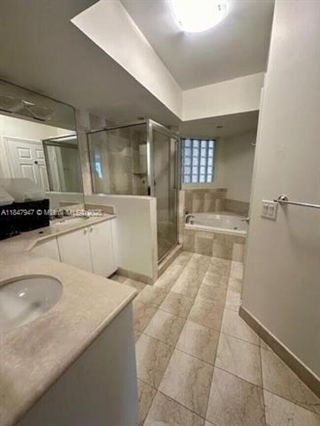 Building Photo - 140 Meridian Ave