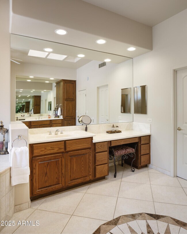 Building Photo - 25550 N Wrangler Rd