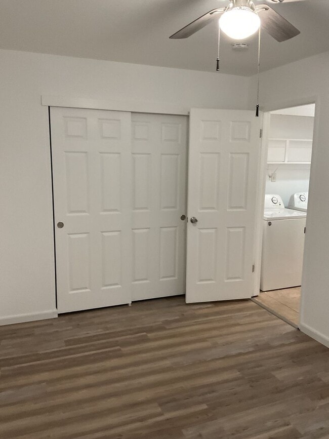 Building Photo - Chico 3 bed 2 bath home for rent, convenient location, neighborhood setting Garage, back yard