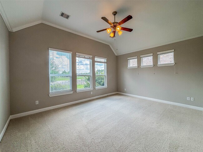 Building Photo - 25639 Kearsley Dr