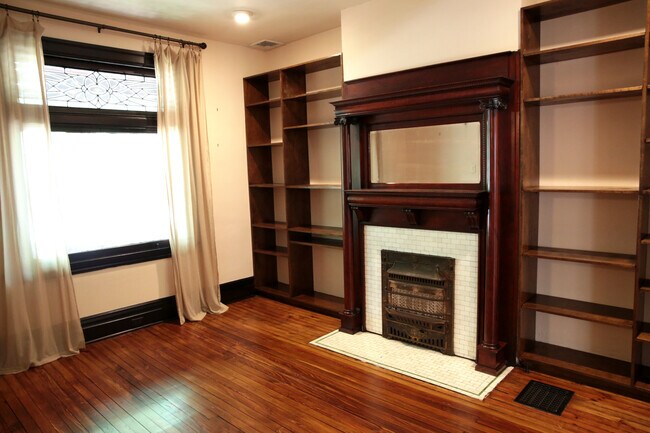 Living Room - 403 West St