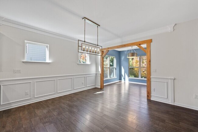 Building Photo - 460 Young Landing Ct