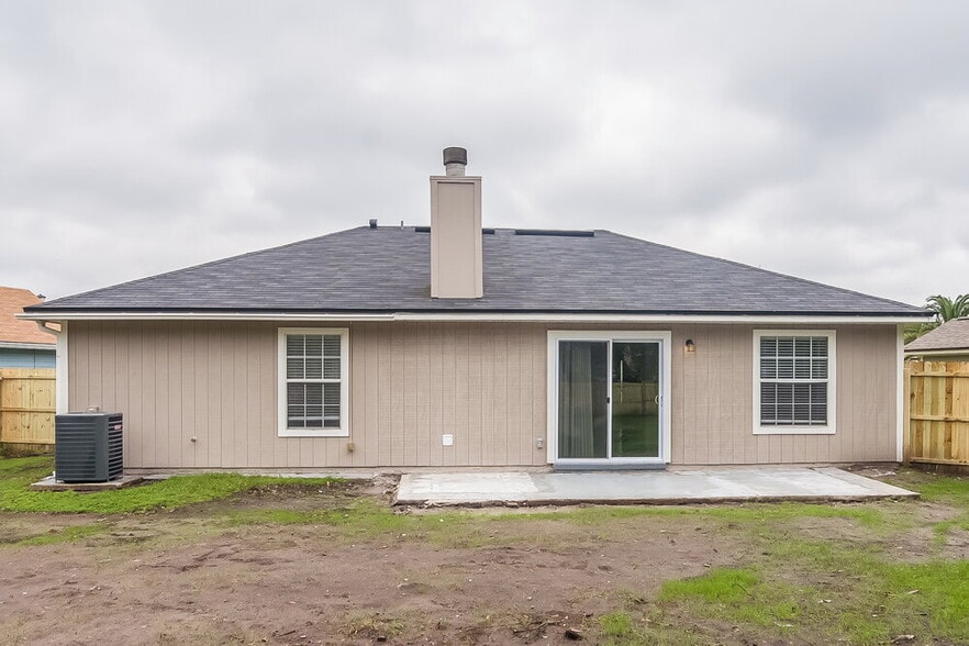 Building Photo - 3075 Waters View Cir