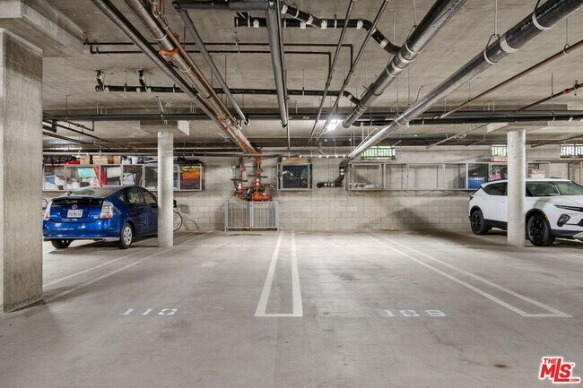 Building Photo - 12963 W Runway Rd