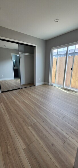Building Photo - 5725 Klump Ave
