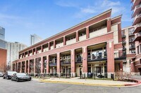 Building Photo - 324 N Jefferson St