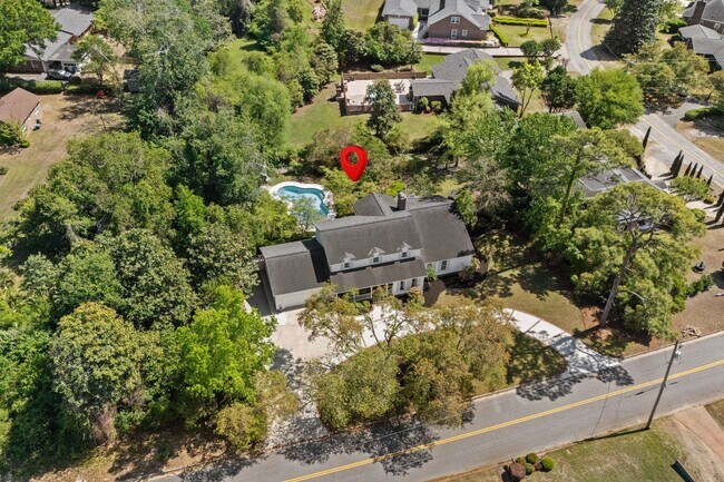 Building Photo - 5704 Woodside Ave