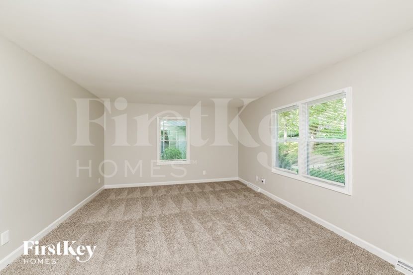 Building Photo - 4609 Oakcliffe Rd