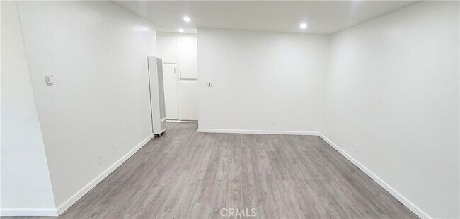 Building Photo - 1417 S Greenwood Ave