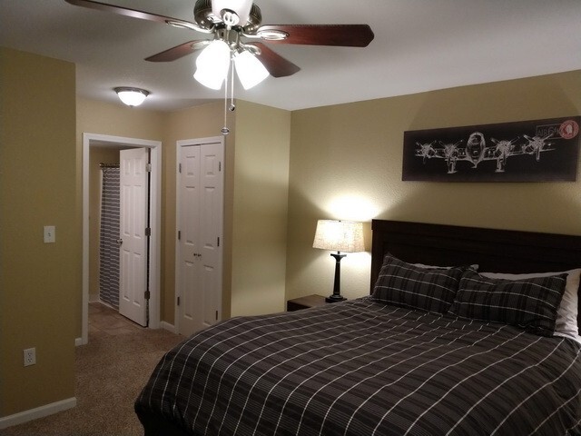 Building Photo - Large 3 Bed/ 2 Bath Townhome on West Side!