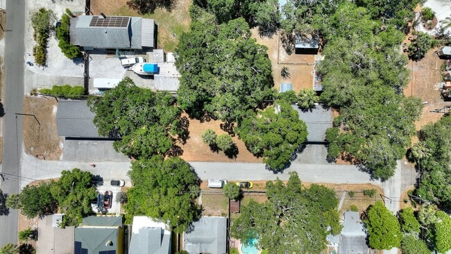 Building Photo - 5100/5102 24th Ave - Duplex