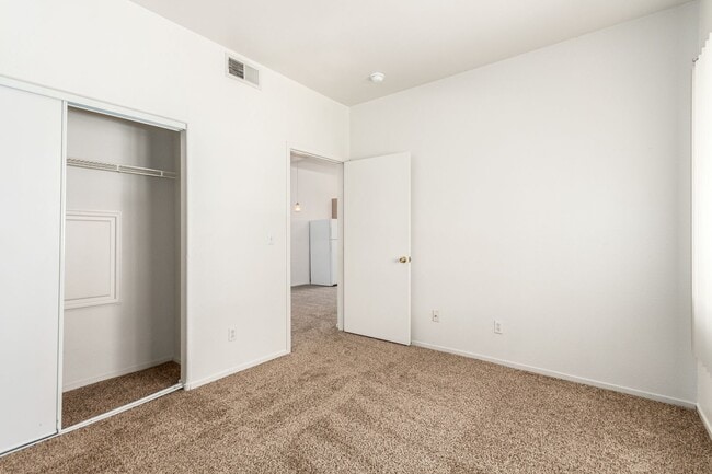 Building Photo - HCVP considered!  SAHARA & SLOAN AREA/ GAT...