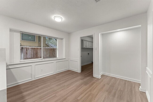 Building Photo - 14826 N Eldridge Pkwy