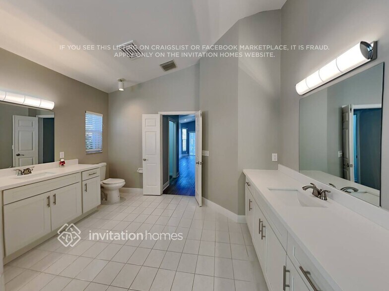 Building Photo - 5077 NW 104th Ave