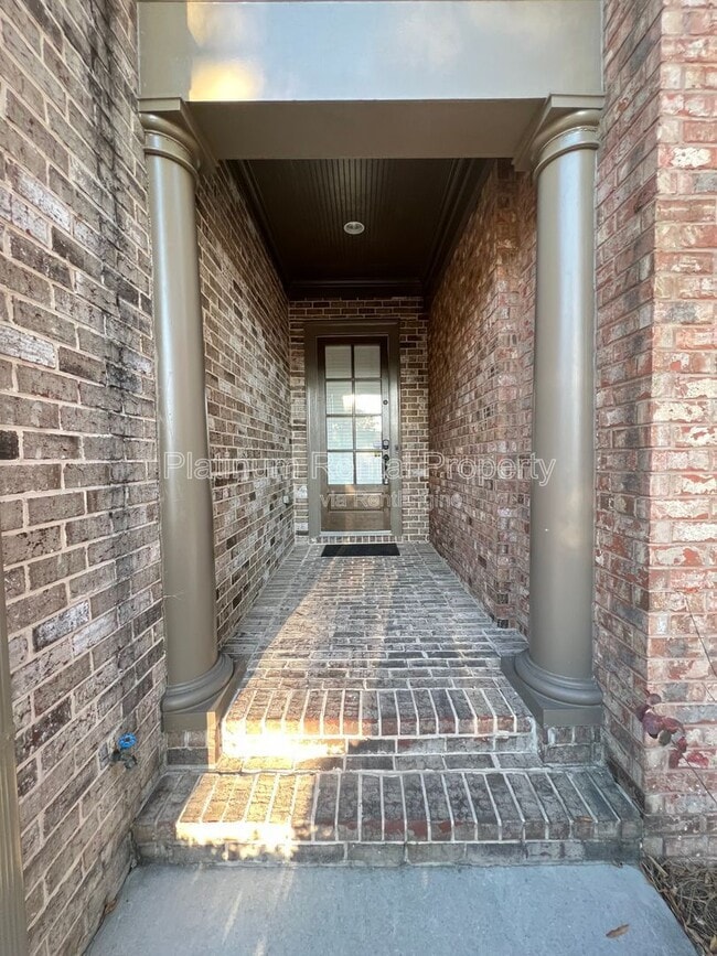 Building Photo - 6425 Bennington Bluff Ct