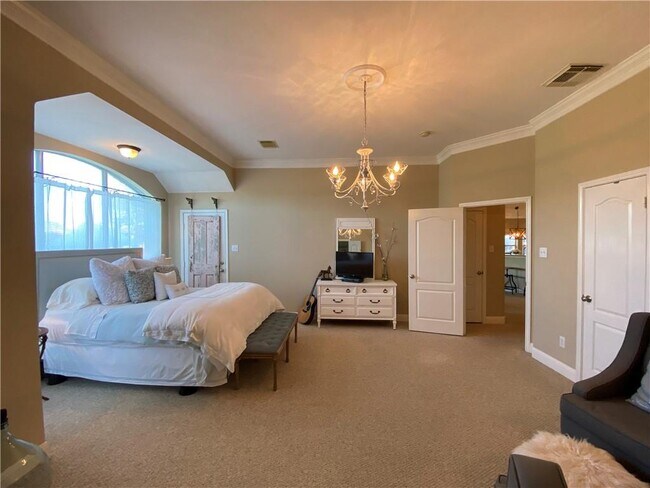 Building Photo - 2437 Arbor Dr