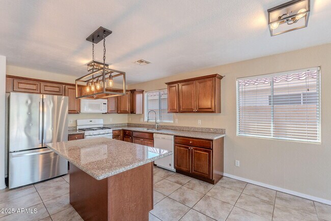 Building Photo - 3324 W Maldonado Rd