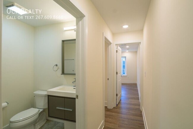 Building Photo - 2444 Frankford Ave