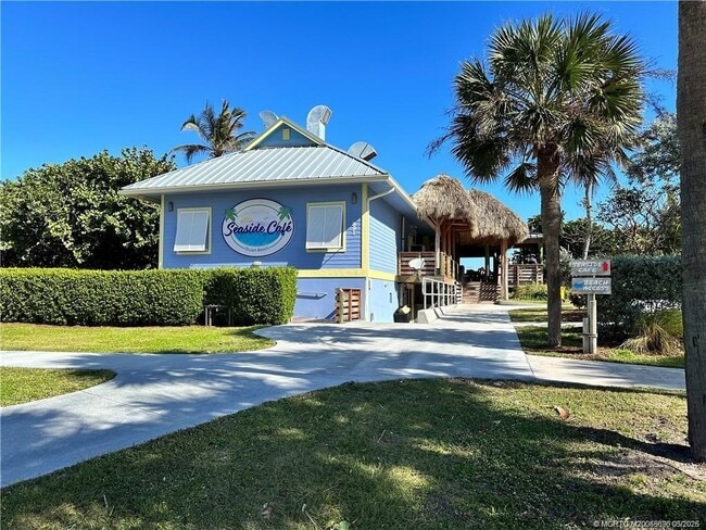 Building Photo - 352 NE Starboard Way
