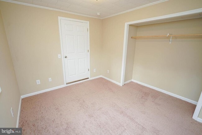 Building Photo - 308 Cherry Way