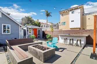 Building Photo - Experience Coastal Living -  Charming Studio Cottage Just a Stroll from Ocean Beach!