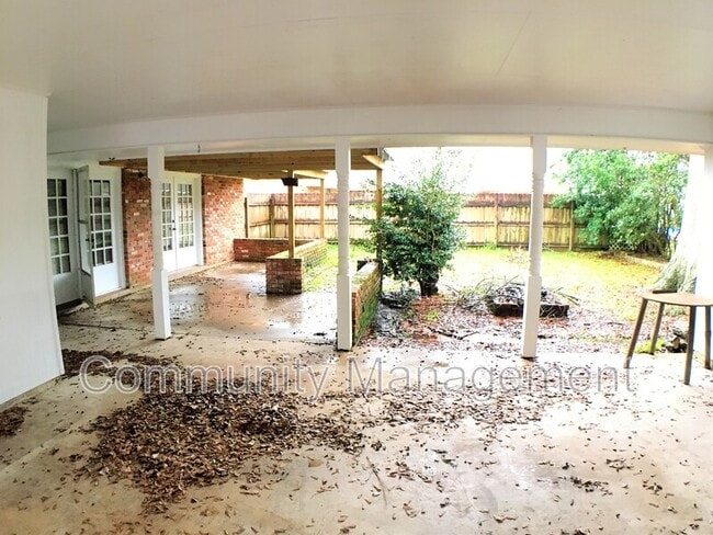 Building Photo - 1185 Bayou Paul Ln