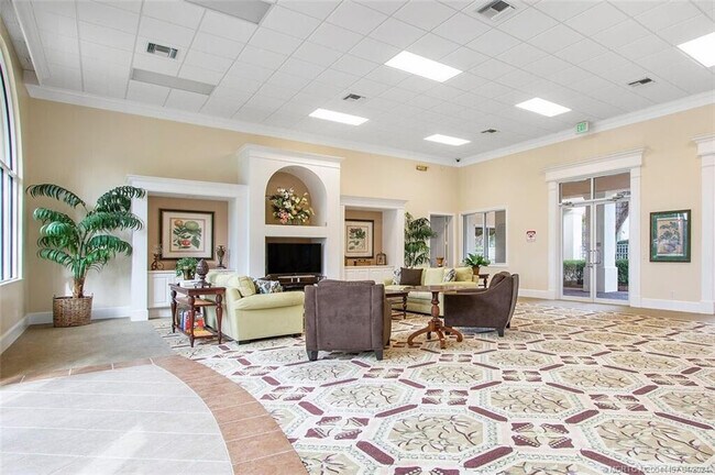 Building Photo - 813 Niemen Dr