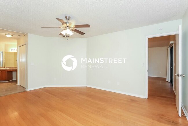 Building Photo - 3 Bedroom Pet-Friendly Home in Jacksonville, FL with Main Street Renewal
