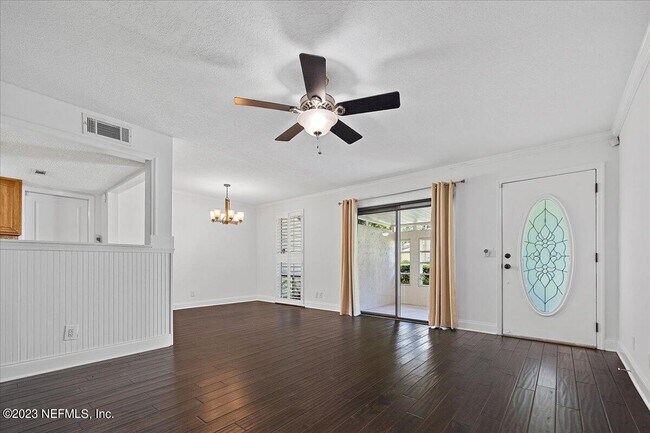Building Photo - 101 Villa Del Mar Dr