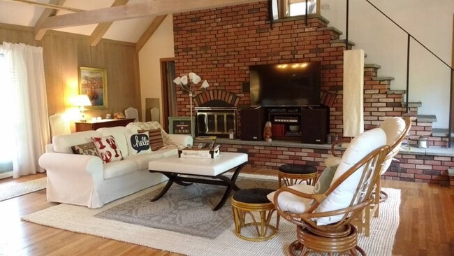 Building Photo - 32 Surf Dr