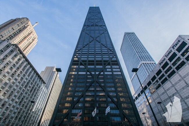 Building Photo - 185 E Delaware Pl