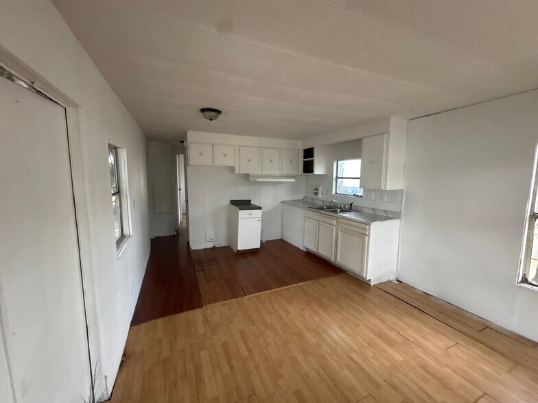 Building Photo - 920 Boardwalk Ln