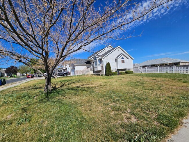 Building Photo - 4698 Colander Dr
