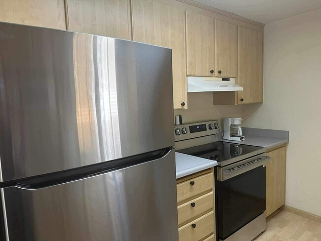 Building Photo - Charming 4 bed, 2 bath Lynnwood Home, $3100/mo.