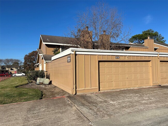 Building Photo - 6119 Dryad Dr