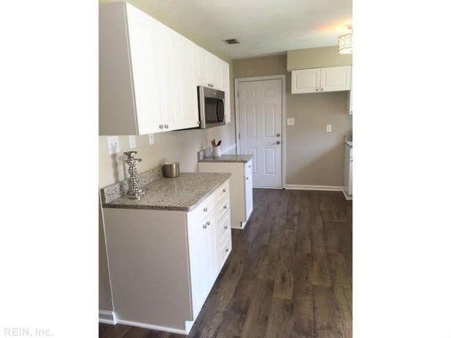 Building Photo - 2643 Lake Ridge Crossing