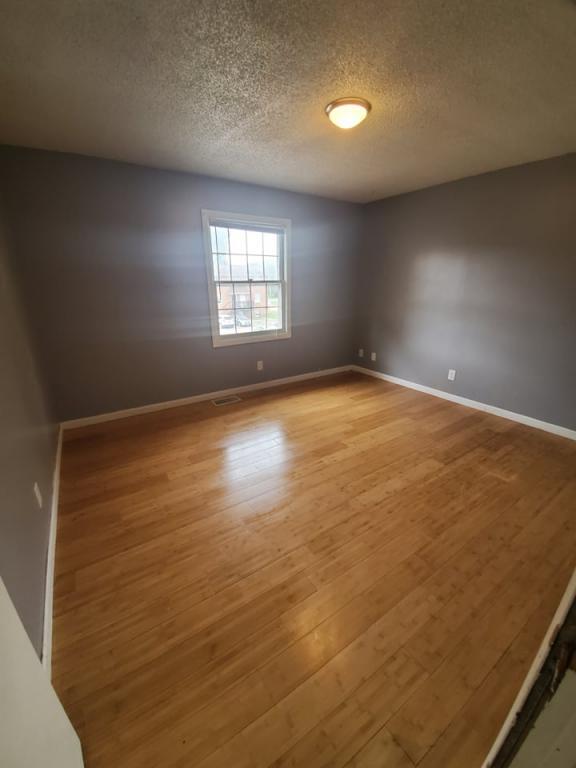 Building Photo - 110 W. lakeshore dr. #8