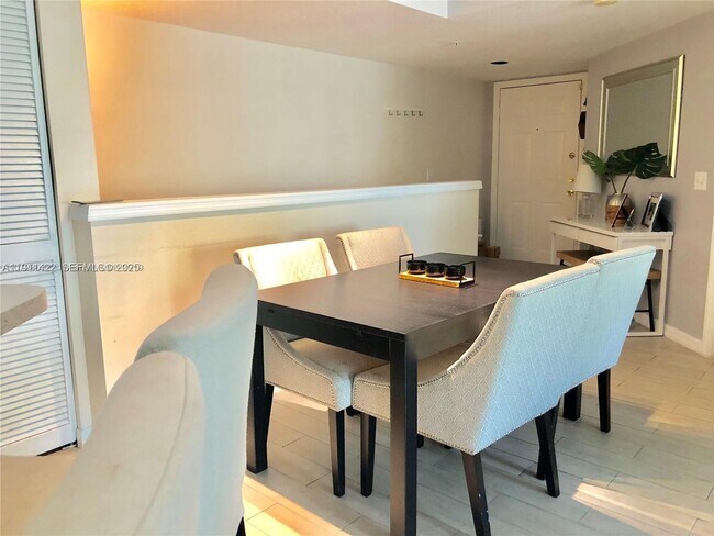 Building Photo - 2039 SE 10th Ave