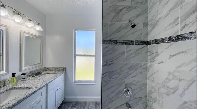 Building Photo - 8700 Eton Ct