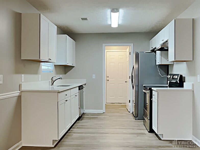 Building Photo - 10931 Cimmaron Ct