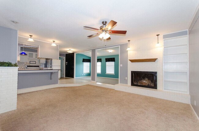 Building Photo - Super cute 3 bedroom, 2 bath home in the s...