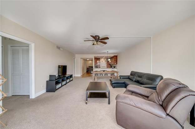 Building Photo - 3050 N Palm Aire Dr