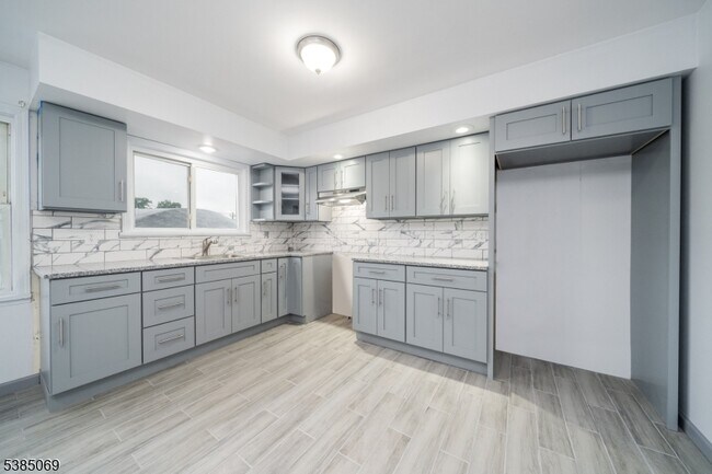 Primary Photo - 1126 Wheatsheaf Rd