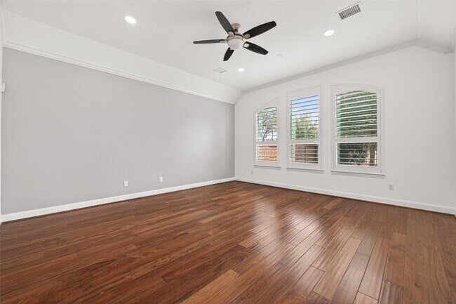 Building Photo - 2727 Carriage Hollow Ln