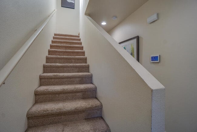 Building Photo - 1321 NE 72nd Way