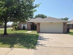 Building Photo - 16001 Korie Dr