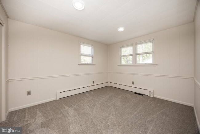 Building Photo - 1569 Swamp Pike