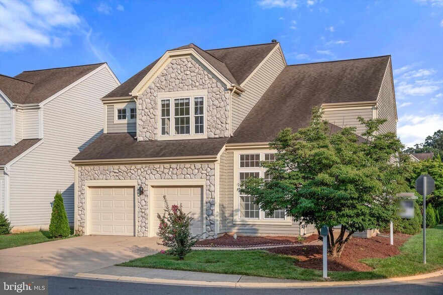 Building Photo - 12399 Brown Fox Way